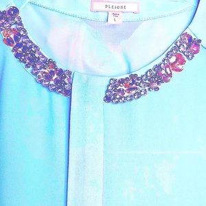 DLIEONE SPARKLING REAL GEM STONE ADORNED COLLAR SZ LRG PALE BLUE, SHEER UNIQUE🤩